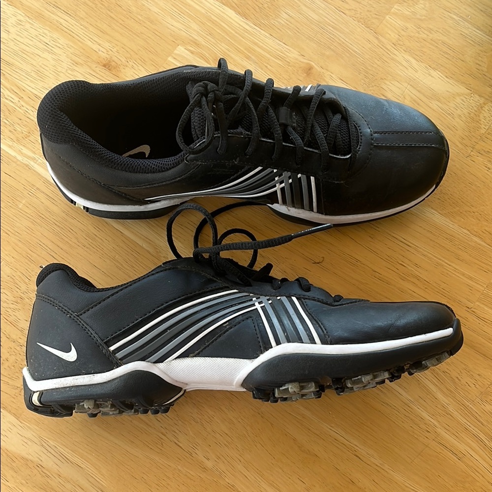 Nike Black and White Athletic Shoes for Performance